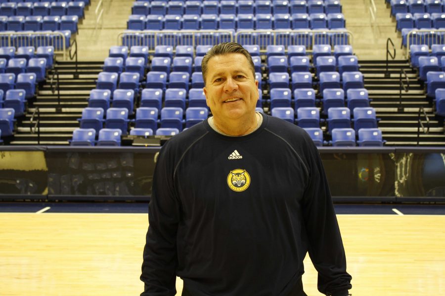 Q&A: Mens Basketball Assistant Coach Tom Pecora