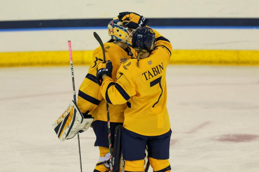 Quinnipiac+Womens+Hockey+Still+Searching+for+First+Conference+Win+After+Loss+to+Harvard