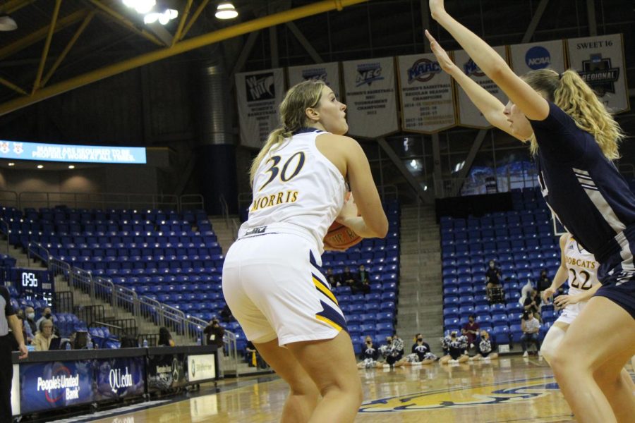 Women%E2%80%99s+Basketball+Defeats+Canisius+Backed+by+a+Big+Game+from+Mikala+Morris