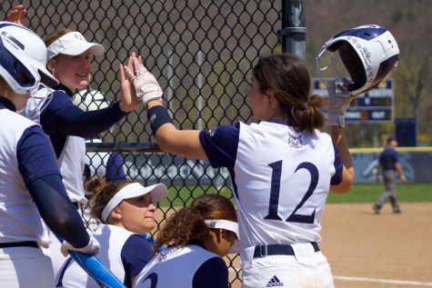 Bobcats split doubleheader with Saints, Siena breaks 8-game skid with Game 2 win