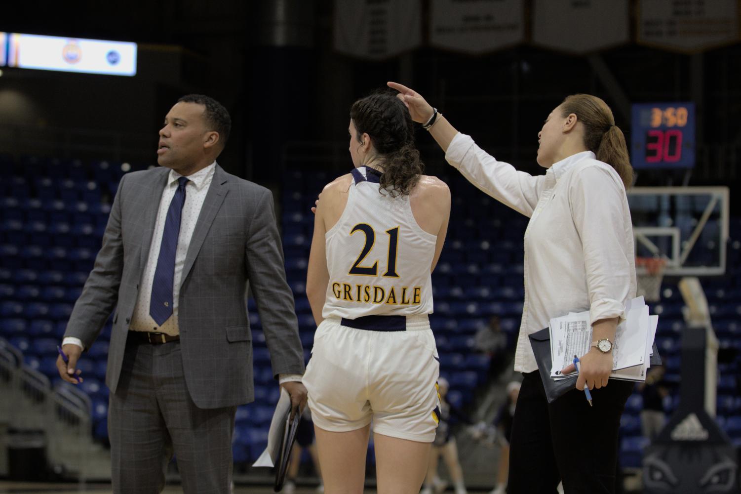 Women’s Basketball Can’t Hold On And Loses Non-Conference Finale Vs ...