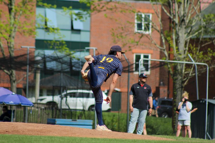 Quinnipiac Bobcats blank Saint Peter's Peacocks 11-0 in Senior Day shutout