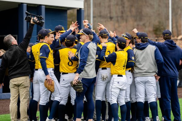 Wild eighth inning gives the Bobcats a weekend sweep of Iona