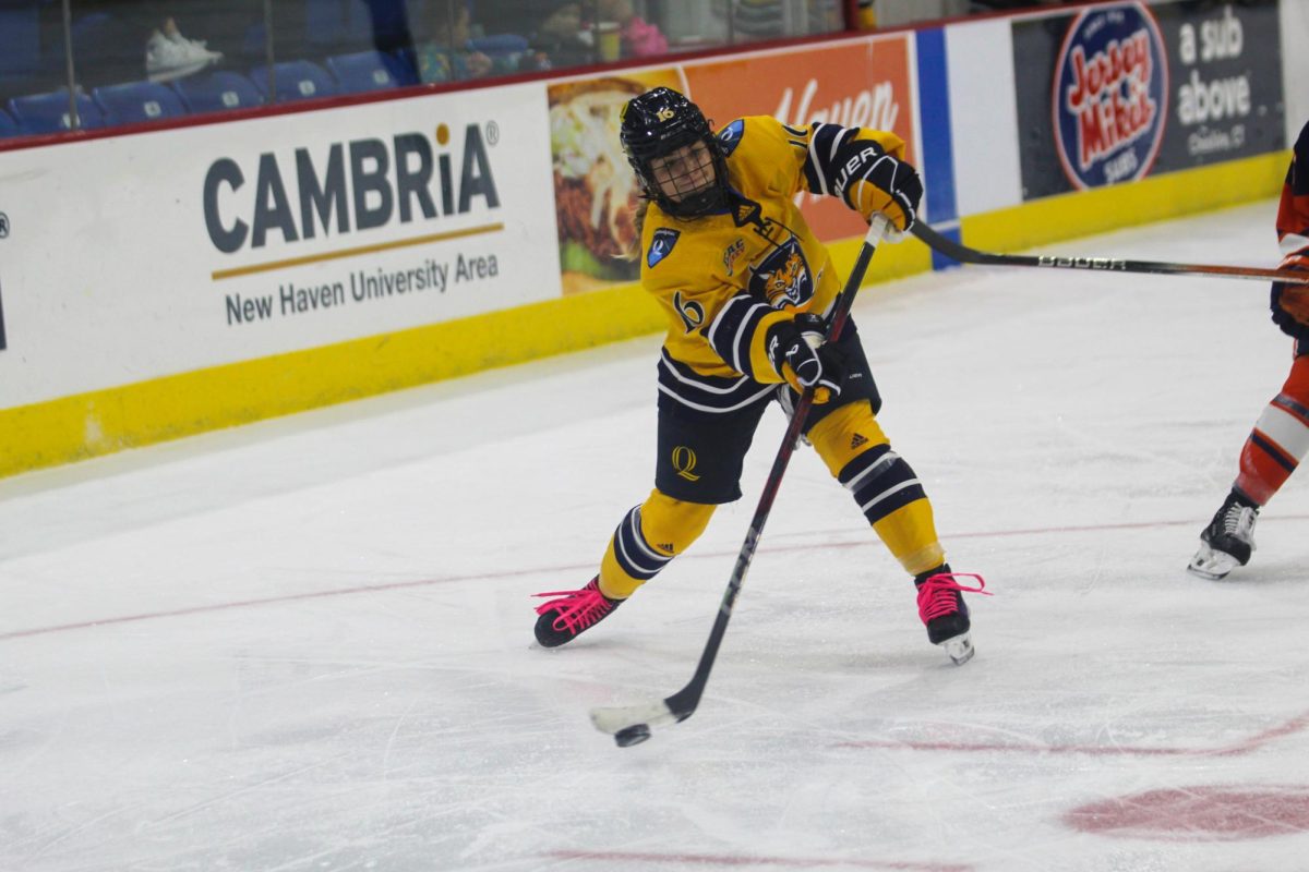 Women's ice hockey defeats rival Yale 2-1