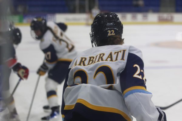 Quinnipiac women’s ice hockey bests Maine on opening night