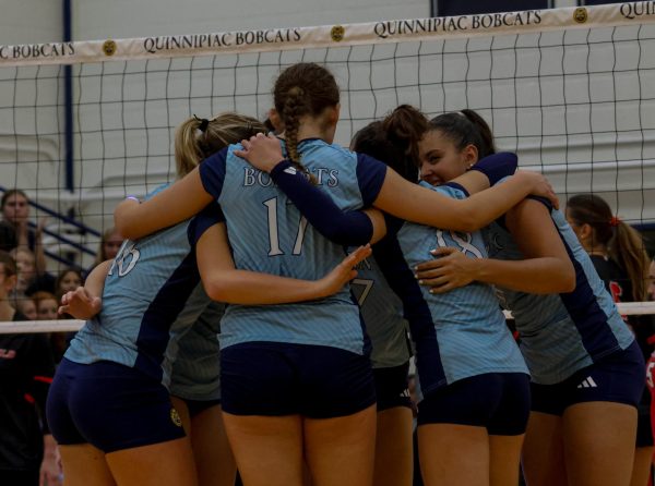 Tonelli shines as Volleyball Eludes Sacred Heart